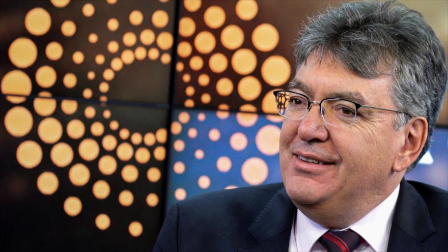 El ministro de Hacienda de Colombia, Mauricio Cárdenas, en una entrevista con Reuters en Nueva York (Estados Unidos), 9 de febrero de 2018.