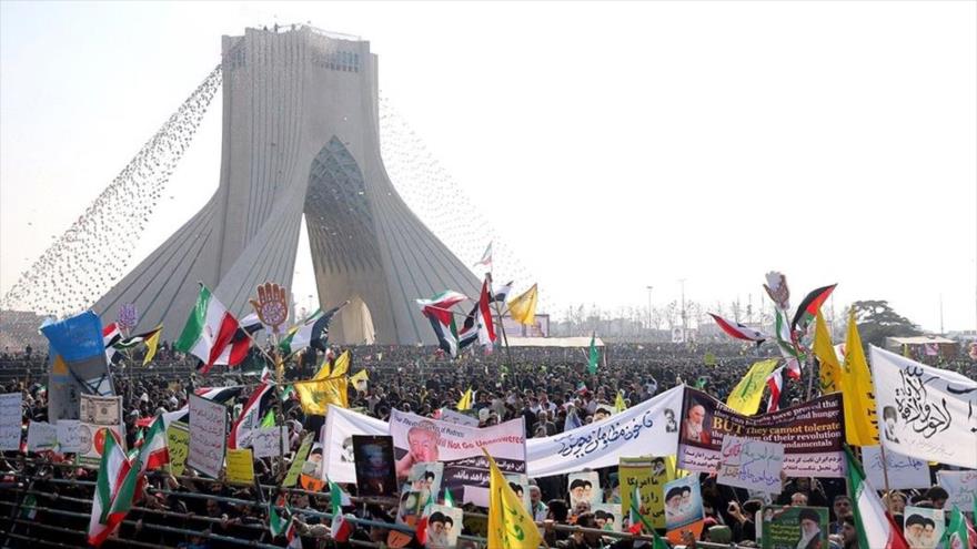 Irán celebra el 39 aniversario de la victoria de Revolución Islámica