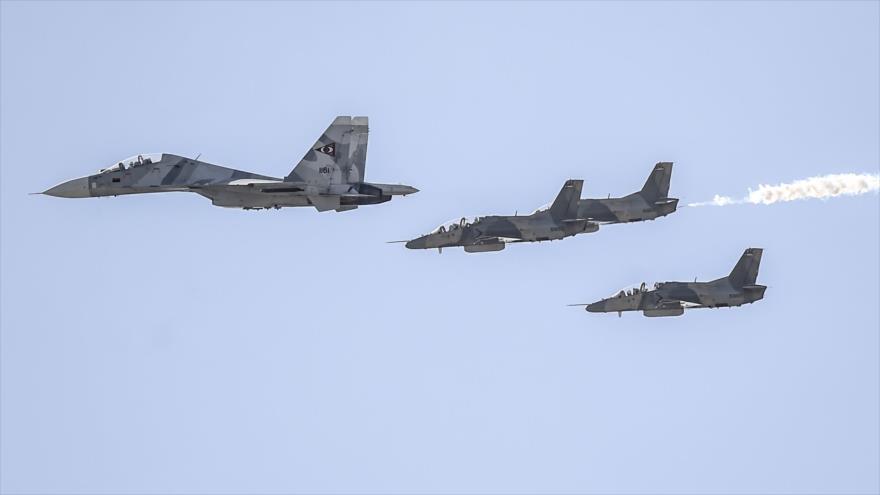 Aviones de combate rusos Sujoi Su-30MKV