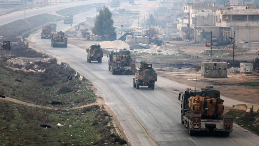 Un convoy militar de Turquía en la provincia noroccidental de Idlib, en Siria, 15 de febrero de 2018.