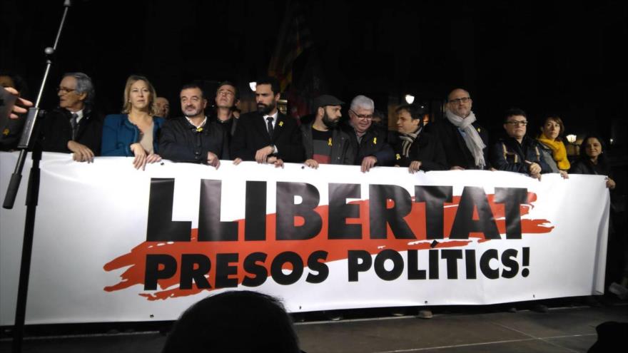 Catalanes exigen la inmediata liberación de líderes soberanistas 