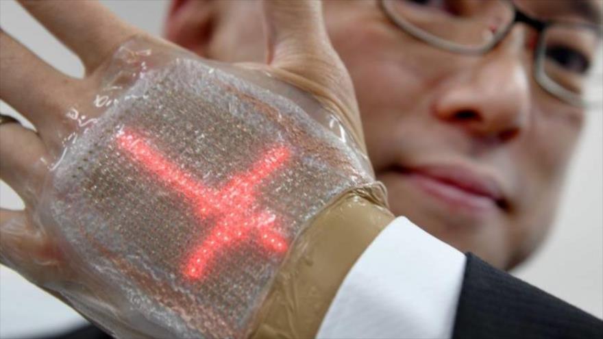 Académico japonés inventa una pantalla de LED comparable a una segunda piel Académico japonés inventa una pantalla de LED comparable a una segunda piel