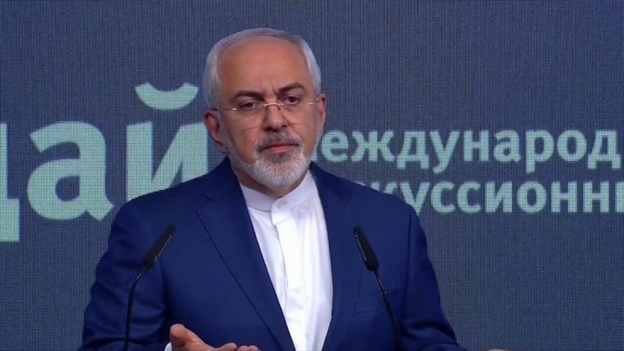 El canciller iraní, Mohamad Yavad Zarif, en el club internacional de debates Valdái en Moscú, 19 de febrero de 2018.