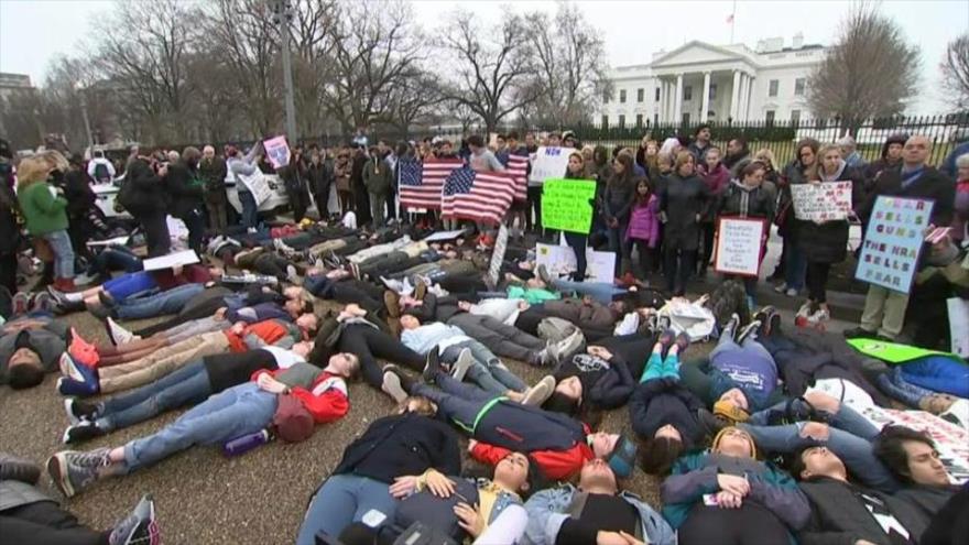 Estudiantes de EEUU alzan la voz contra falta de control de armas