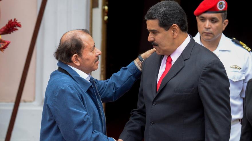 El presidente venezolano, Nicolás Maduro, recibe a su homólogo nicaragüense, Daniel Ortega, en Caracas, 5 de marzo de 2017.