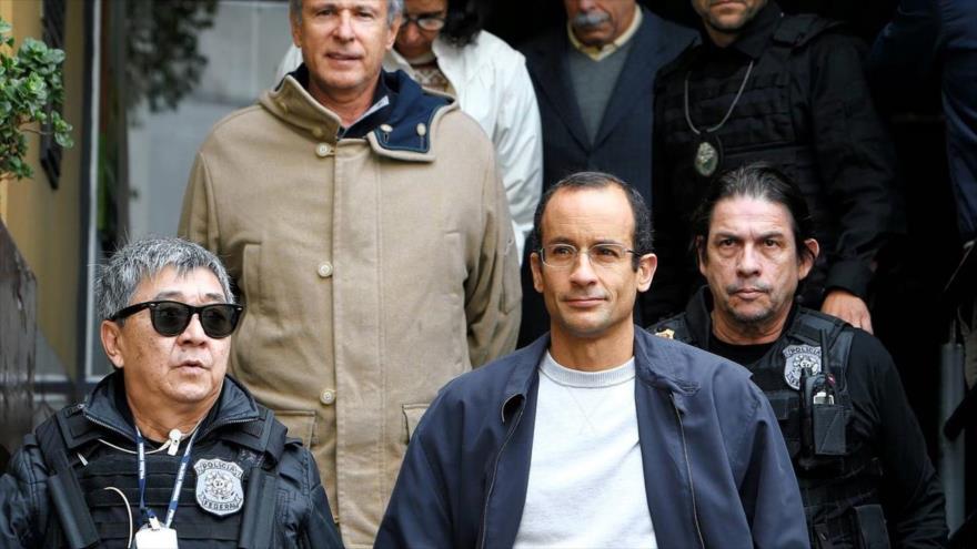 Marcelo Odebrecht, expresidente de la constructora brasileña, bajo custodia policial. 