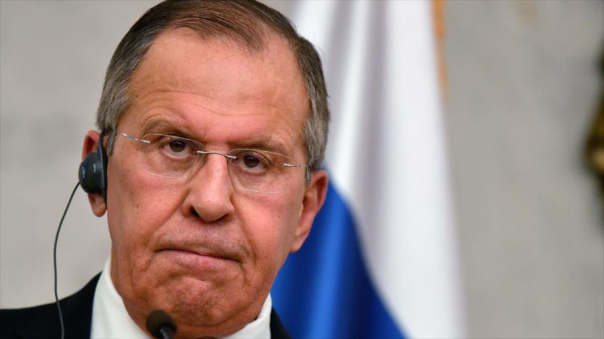 El canciller ruso, Serguéi Lavorv, acude a una rueda de prensa, 21 de febrero de 2018.