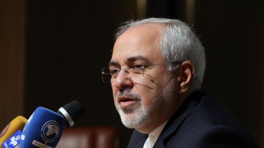 El canciller iraní, Mohamad Yavad Zarif, ofrece un discurso en la Universidad de Teherán, 24 de febrero de 2018.