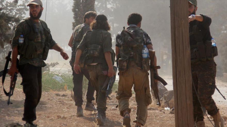  Combatientes del grupo terrorista Frente Al-Nusra (autodenominado Frente Fath Al-Sham) en Alepo, 4 de octubre de 2016.