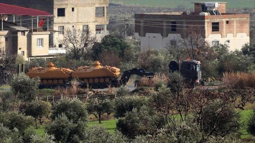 Turquía envía vehículos blindados a la localidad de Afrin (noroeste de Siria) para la segunda fase de sus ofensivas contra las milicias kurdas.