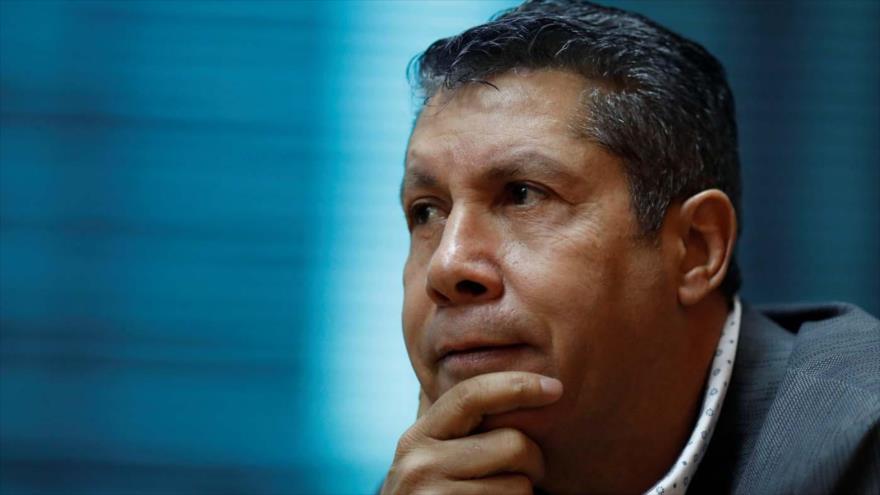 El exgobernador de Lara Henri Falcón se inscribió como candidato en las elecciones presidenciales del 22 de abril en Venezuela.