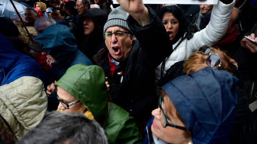 Exigen mejores pensiones a Gobierno español con protestas masivas