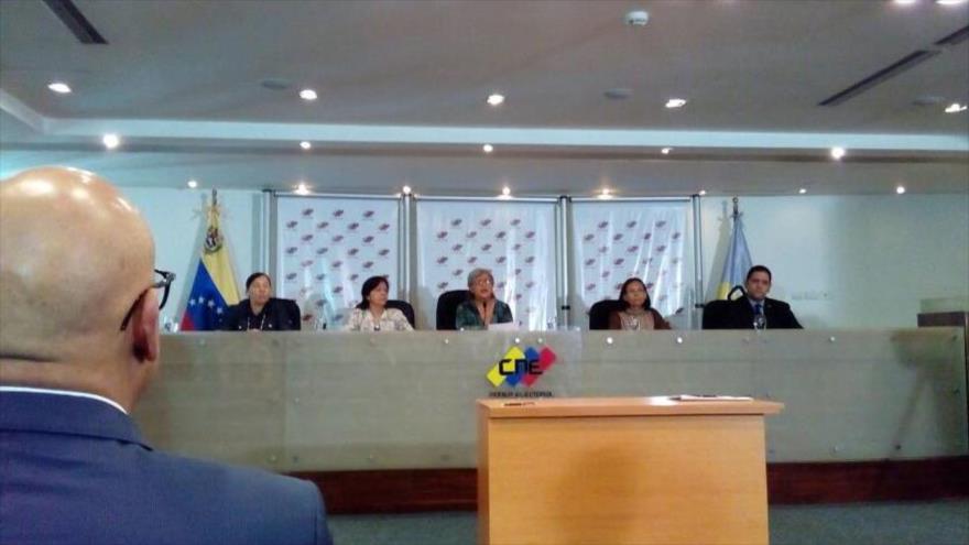 Venezuela posterga presidenciales para segunda quincena de mayo