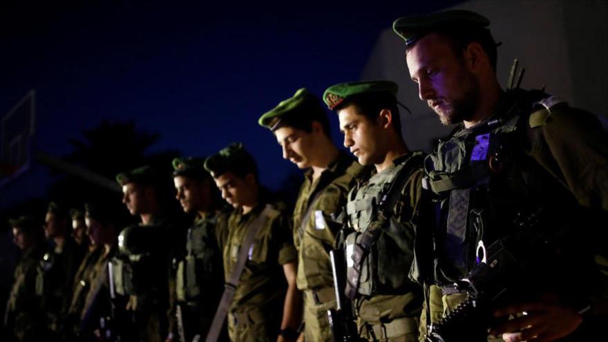 Las fuerzas israelíes durante una ceremonia para conmemorar la muerte de uno de los soldados, 30 de abril de 2017.