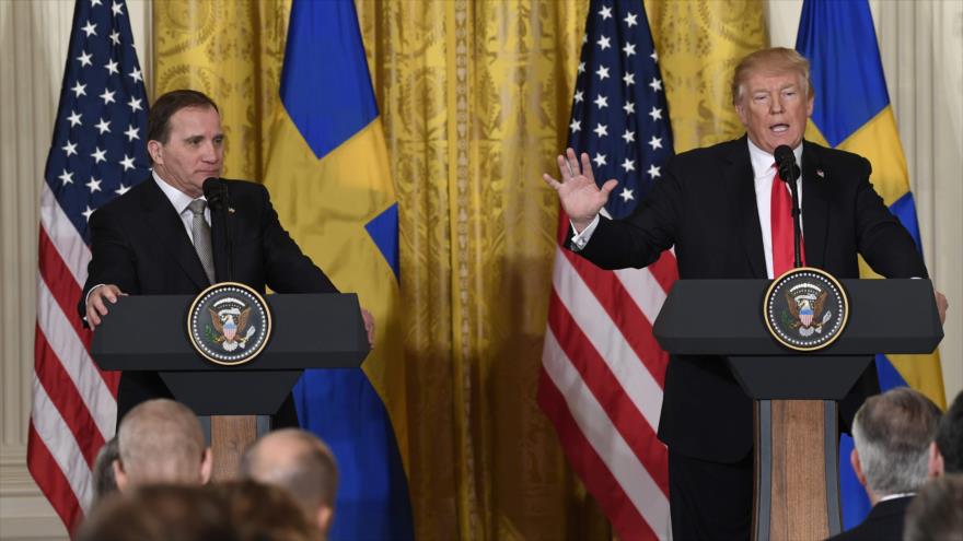 El presidente de EE.UU., Donald Trump (dcha.), y el primer ministro sueco, Stefan Löfven, en una rueda de prensa en Washington, 6 de marzo de 2018.