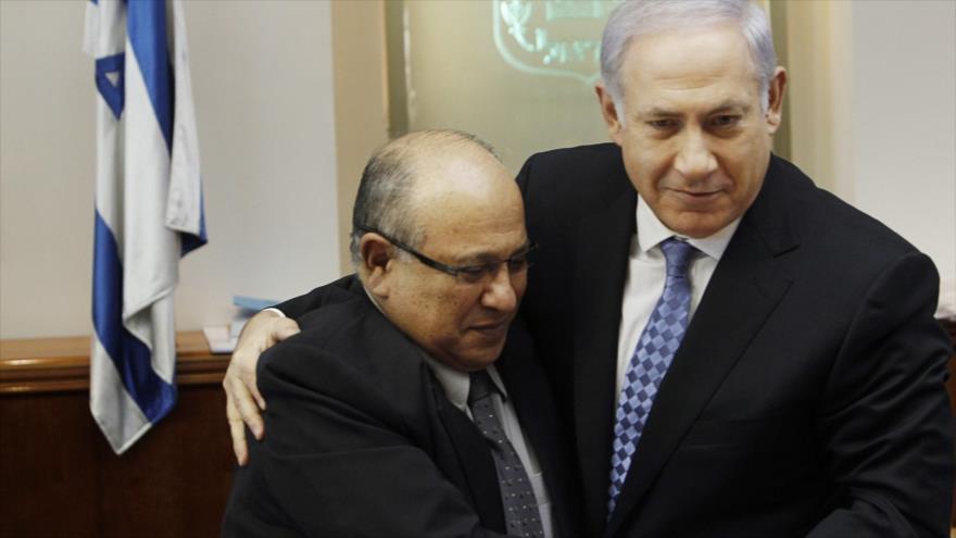 El actual primer ministro israelí Benyamin Netanyahu (dcha.) y el exjefe del Mossad Meir Dagan.