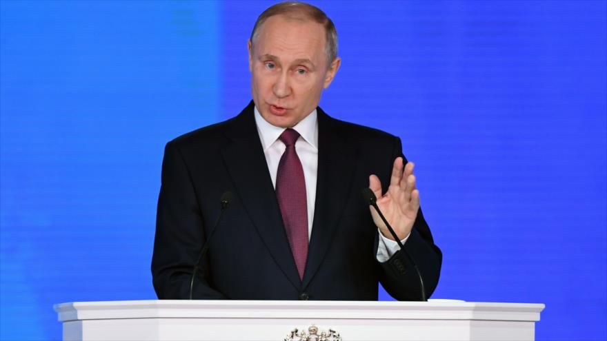 El presidente de Rusia, Vladimir Putin, da un discurso ante las dos Cámaras de la Asamblea Federal rusa, Moscú, 1 de marzo de 2018.