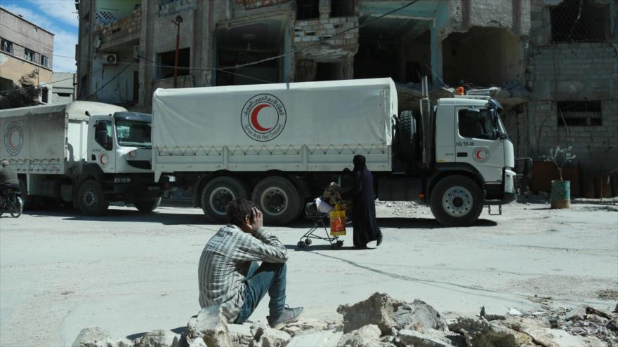 Los camiones del Comité Internacional de la Cruz Roja (CICR) en la localidad siria de Duma, 9 de marzo de 2018.