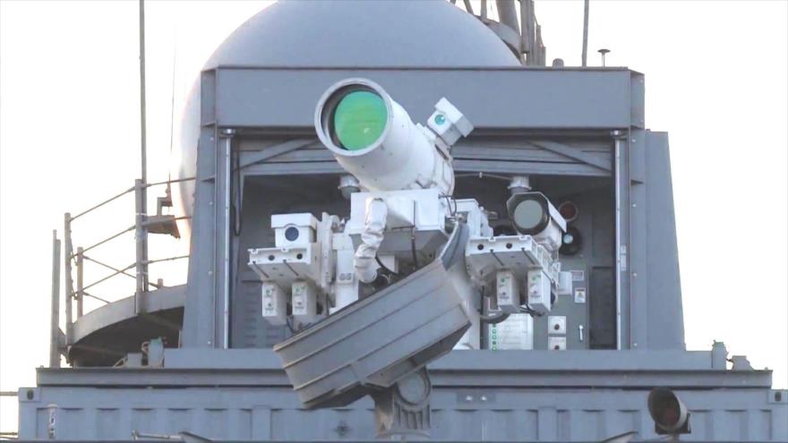 Un sistema de armas láser LaWS de la Marina estadounidense, desplegado a bordo del buque anfibio USS Ponce.