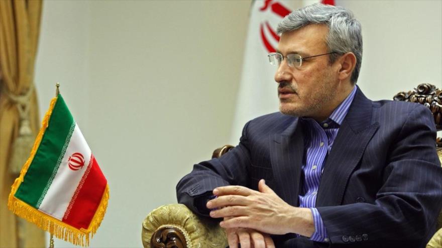 El embajador de Irán en el Reino Unido, Hamid Baidineyad.