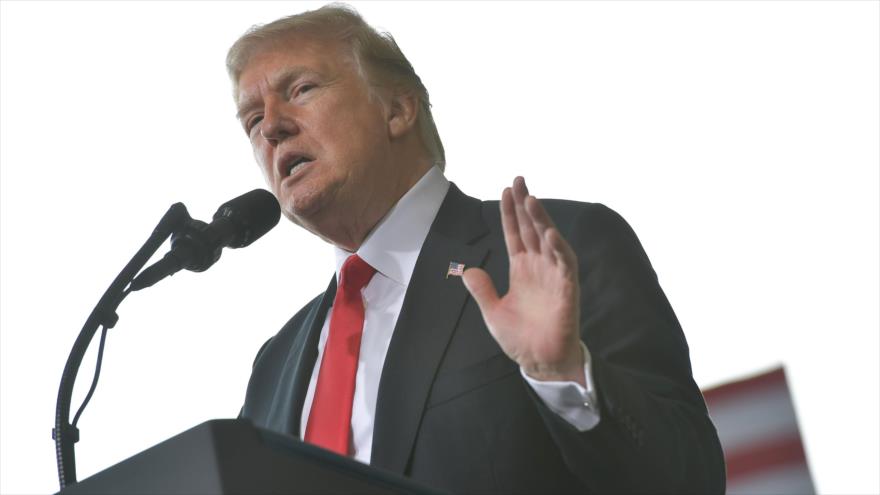 El presidente de EE.UU., Donald Trump, da un discurso en San Diego, 13 de marzo de 2018.