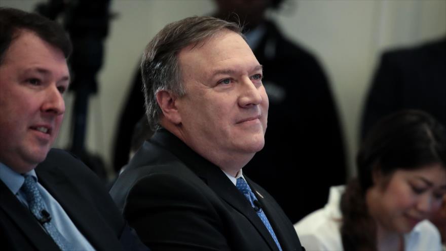 El exdirector de la Agencia Central de Inteligencia (CIA) Mike Pompeo espera para hablar en un acto en Washington, 23 de enero de 2018.