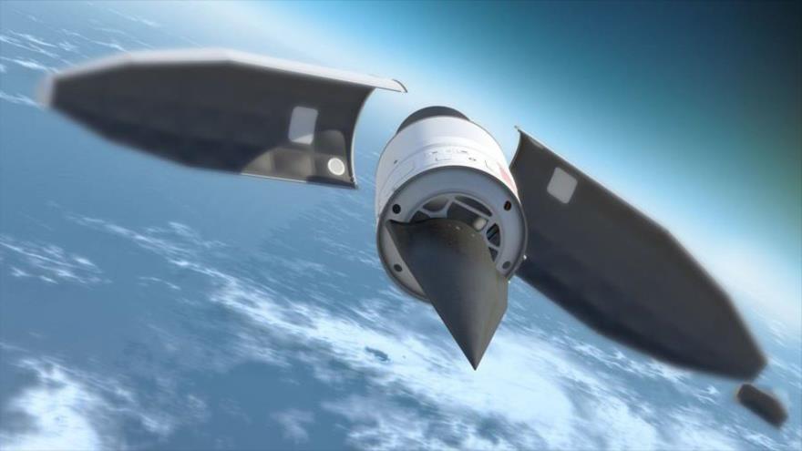 La representación del sistema de misiles estratégicos hiperesónicos Avangard de fabricación rusa en movimiento en la atmósfera terrestre.