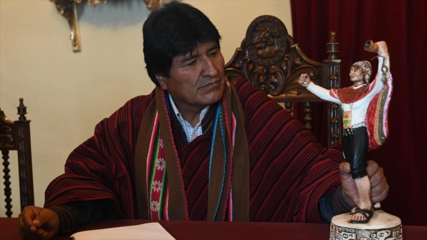 El presidente de Bolivia, Evo Morales, durante una reunión con las autoridades de Ayo Ayo, La Paz, 14 de marzo de 2018.