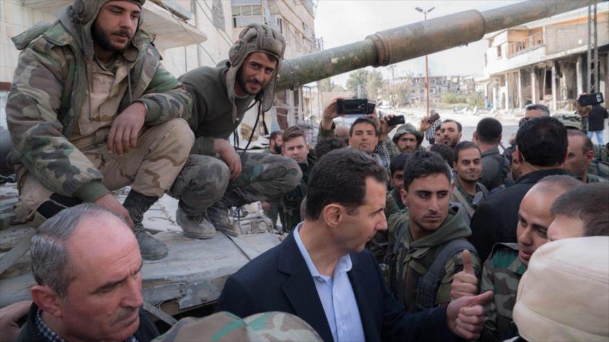 Vídeo: Bashar al-Asad visita a soldados sirios en Guta Oriental 