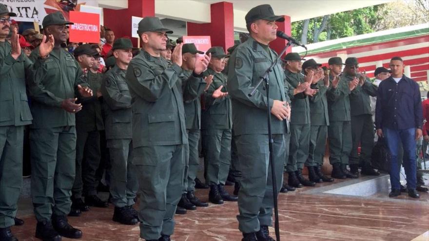 El ministro venezolano del Poder Popular para la Defensa, Vladimir Padrino López (dcha.), Caracas, 19 de marzo de 2018.