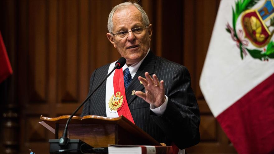 Denuncian compra de votos para impedir destitución de Kuczynski