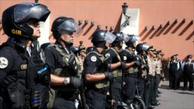 Policía de Perú declara “alerta máxima” por vacancia de Kuczynski