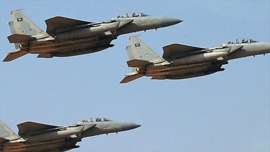 Varios aviones de combate de Fuerzas Aéreas de Arabia Saudí en pleno vuelo.
