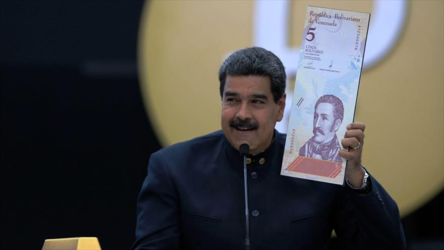 El presidente de Venezuela, Nicolás Maduro, hablando sobre la nueva medida monetaria en Caracas, 22 de marzo de 2018.
