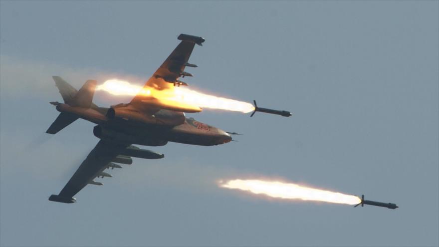 Cazas rusos lanzan intensos ataques contra terroristas en Guta