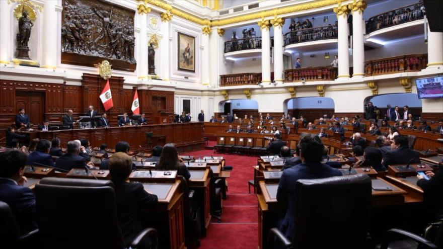 La sesión plenaria celebrada en el Congreso de Perú, donde los diputados aceptan la renuncia del presidente Pedro Pablo Kuczynski.