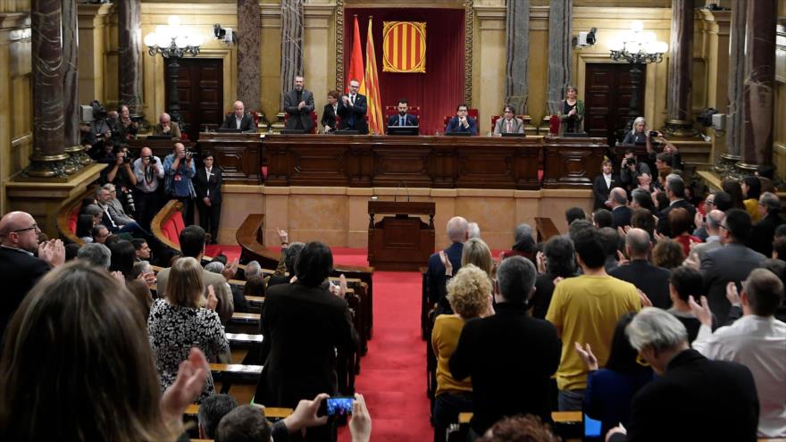 El Parlamento catalán durante una sesión simbólica tras ser suspendida la investidura del presidente regional, 24 de marzo de 2018.