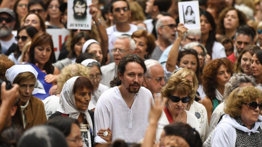 El secretario general de Podemos, Pablo Iglesias, en la marcha para recordar el golpe militar de 1976 en Argentina, Buenos Aires, 24 de marzo de 2018.