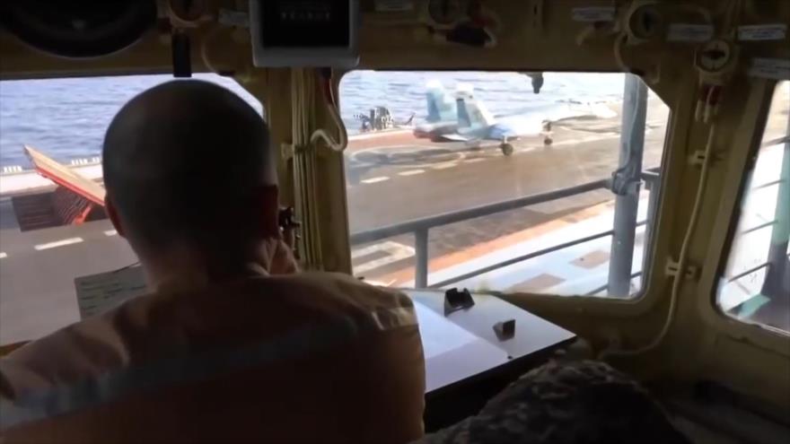 Vea cómo aviones rusos despegan desde portaaviones y atacan a Daesh