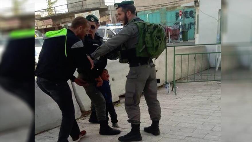 Vídeo: soldados israelíes detienen a niño palestino de 3 años | HISPANTV