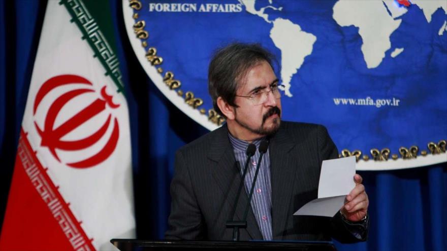 Bahram Qasemi, portavoz de la Cancillería de Irán, en una rueda de prensa.