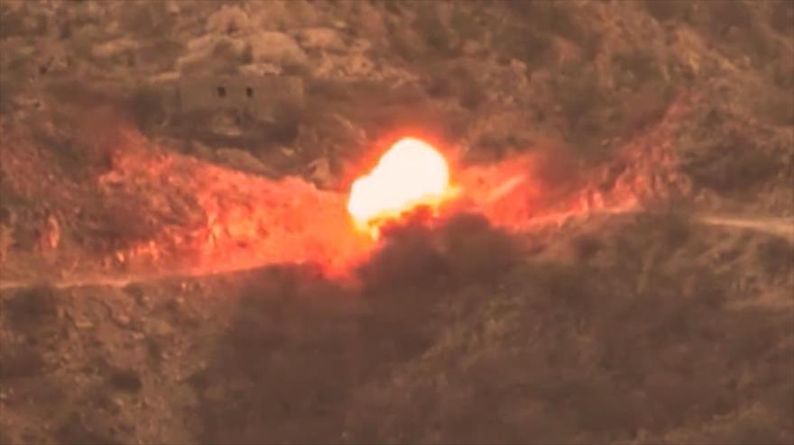 Vídeo: Fuerzas yemeníes explotan 2 vehículos blindados saudíes 