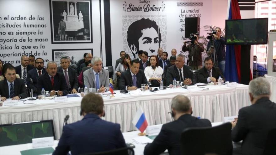 La reunión de la Comisión Intergubernamental de Alto Nivel (CIAN) Venezuela-Rusia, en Caracas, 2 de abril de 2018.