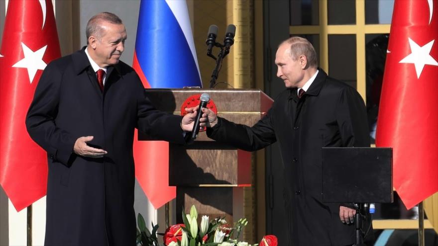 El presidente de TurquÃ­a, Recep Tayyip Erdogan, se reÃºne con su homÃ³logo ruso, Vladimir Putin, en Ankara, 3 de abril de 2018.