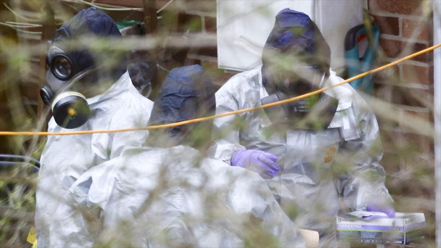 Expertos investigan la casa del exespía ruso, Serguéi Skripal, en Salisbury, en el sur del Reino Unido, 22 de marzo de 2018.