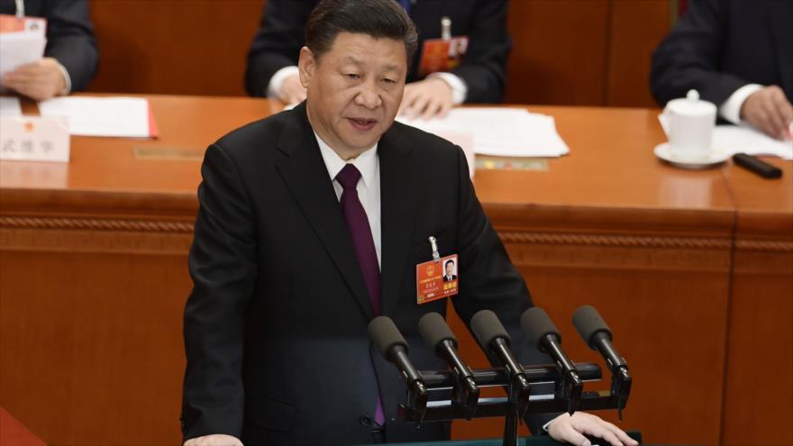 El presidente de China, Xi Jinping, ofrece un discurso en la sesión anual del Parlamento chino, 20 de marzo de 2018.