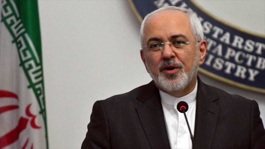 El canciller iraní, Mohamad Yavad Zarif, da una conferencia de prensa en Sarajevo, la capital de Bosnia y Herzegovina, 2 de marzo de 2018.
