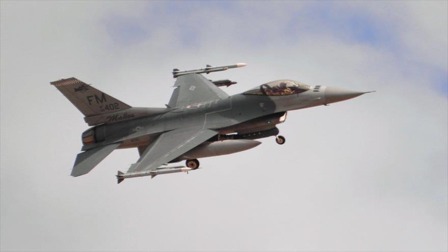 Un caza F-16 de la Fuerza Aérea de EE.UU. despega de la base militar de Nellis, estado de Nevada (oeste), 27 de febrero de 2018.