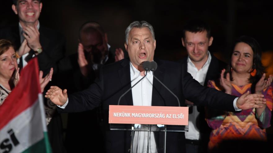 El primer ministro de Hungría, Viktor Orbán, celebra en Budapest (capital) una nueva victoria electoral, 8 de abril de 2018.