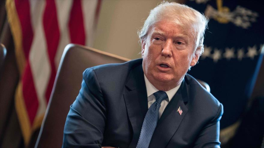 El presidente de Estados Unidos, Donald Trump, durante una reunión de gabinete en la Casa Blanca, 9 de abril de 2018.